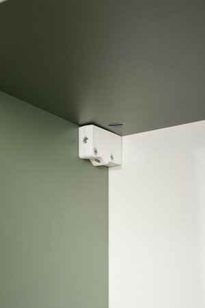 Шкаф навесной Марион 16.334 дымчатый зеленый K521, олива шагрень AG 1050 ПВХ (собирается на любую сторону)